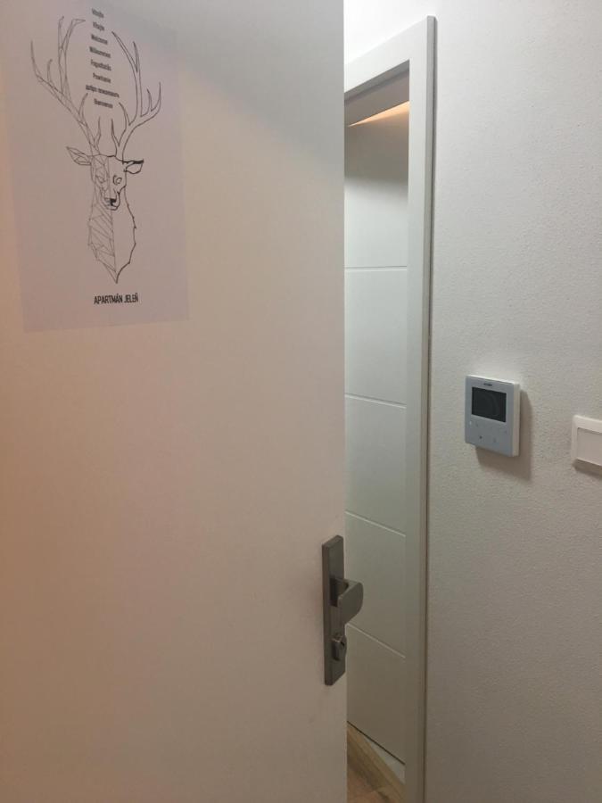 Apartman Jelen Chopok Juh-Trangoska ตาเล ภายนอก รูปภาพ
